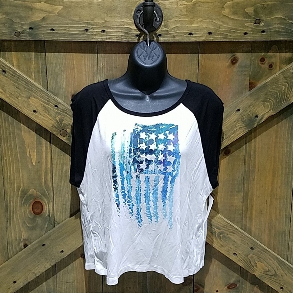 AMERICANA DESERT DREAMER CROP TOP  FLAG GRAPHIC BLACK WHITE BLUE PATRIOT